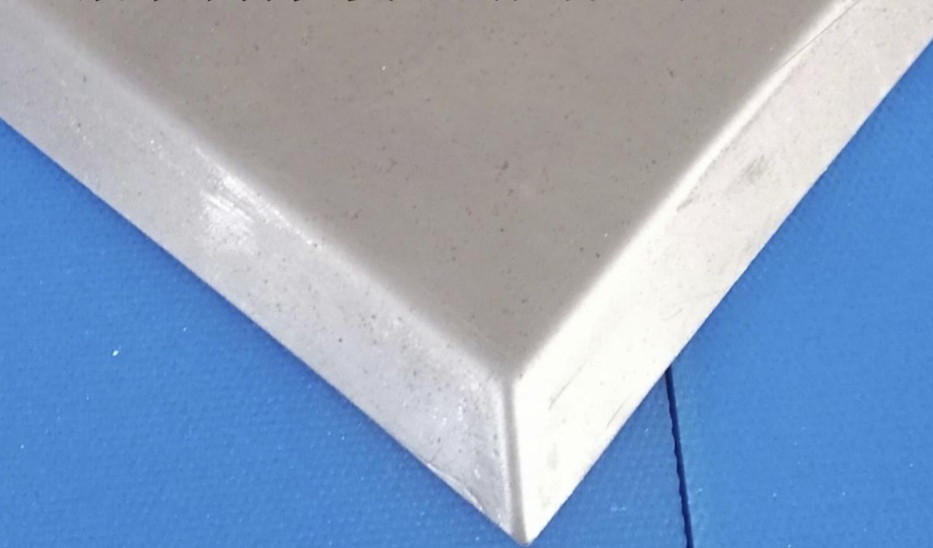 重大突破：數控角成型機可對金屬板材進行45度斜邊、邊與角部的拉伸成型
